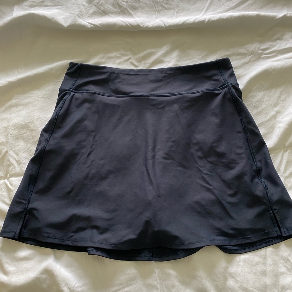 Old Navy Active Extra High-Rise Powersoft Skort in Navy